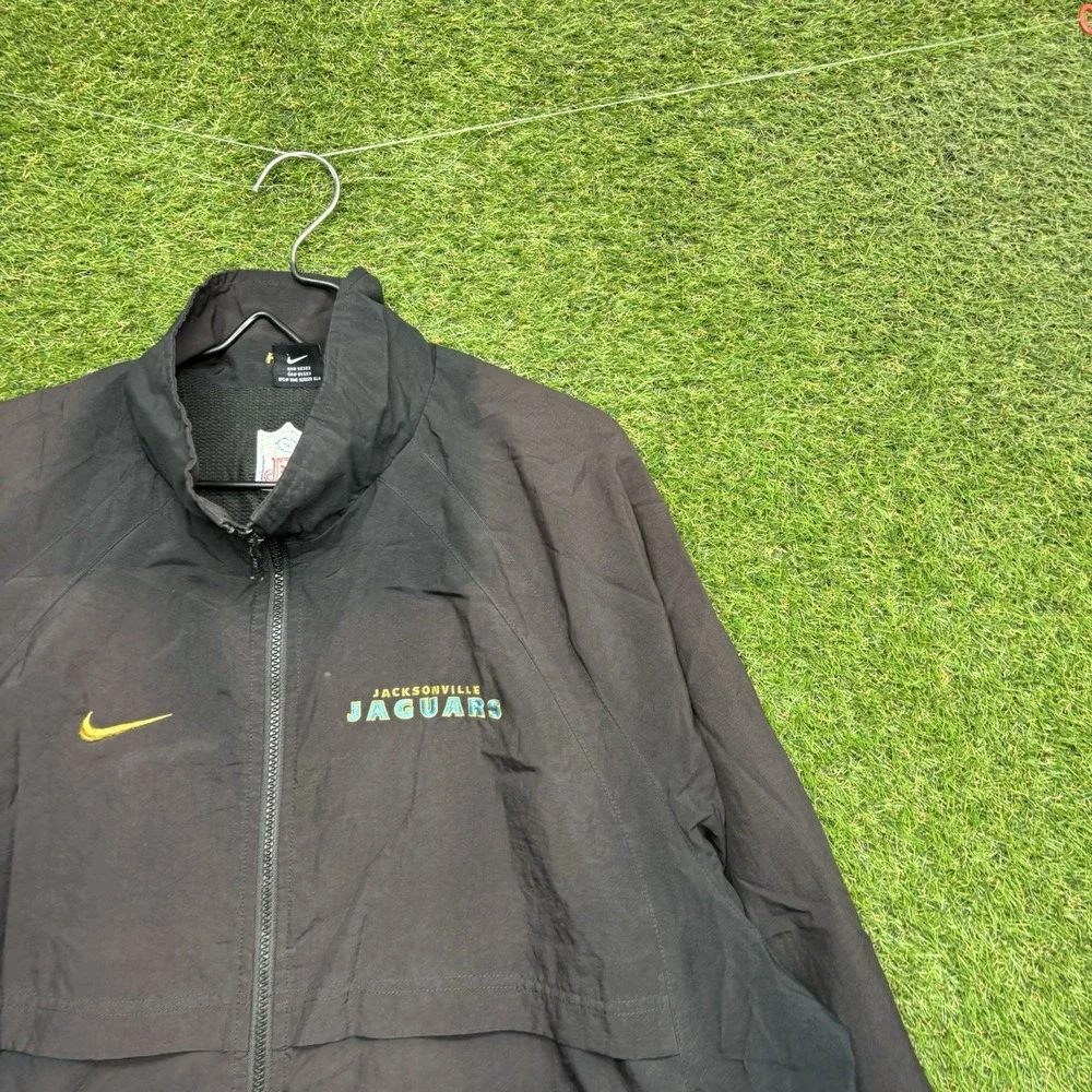 Vintage Nike Jacksonville Jaguars Jacket Mens XL Vented Windbreaker Zip Faded